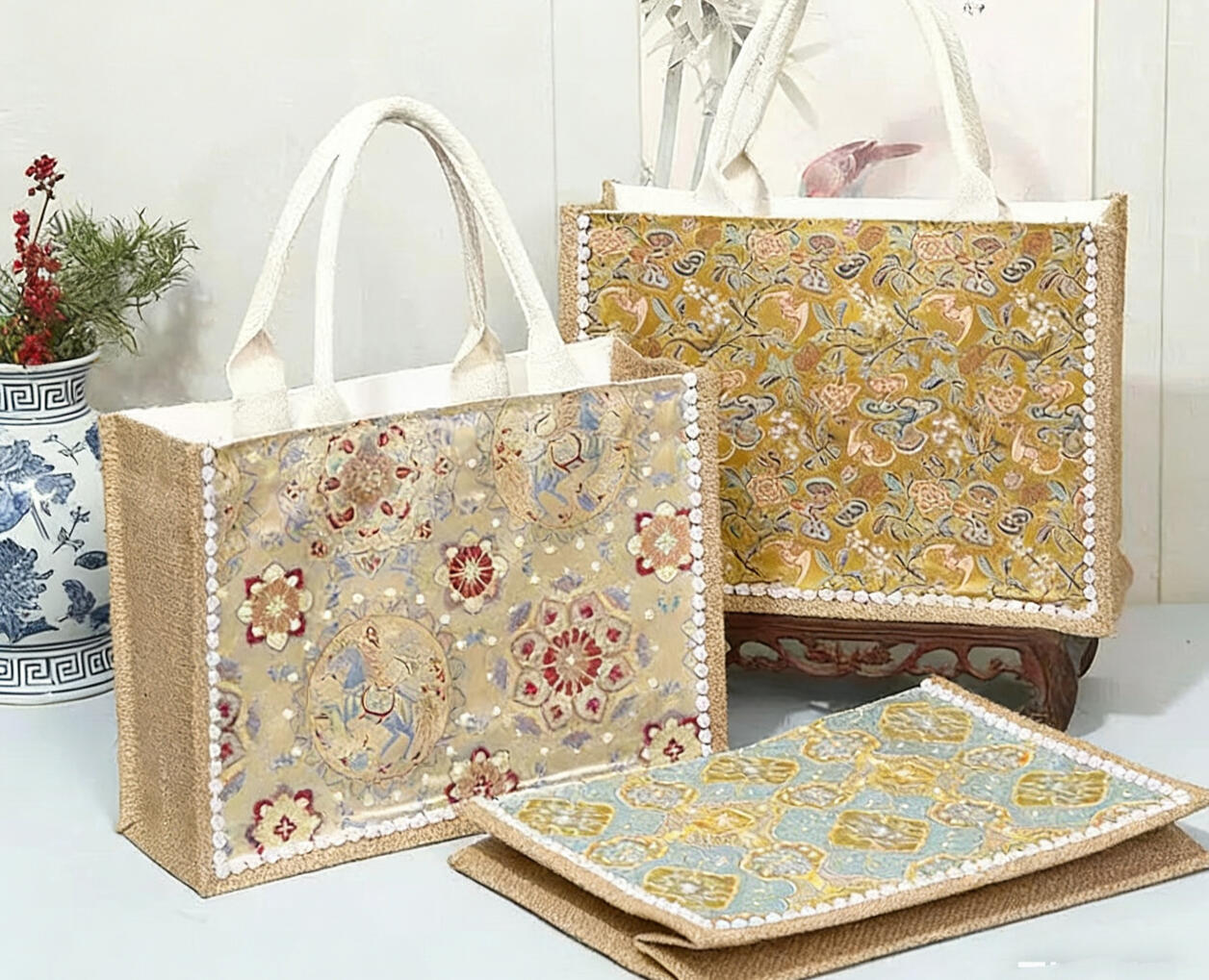 B04: Handmade luxury Brocade Inlaid Tote Bag experience ( Duration 2 hours, 16 years old above, fits for ladies better)